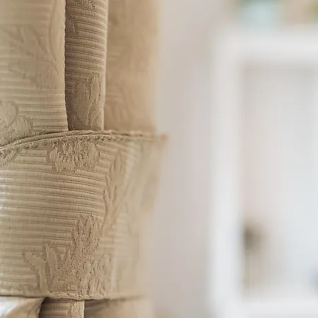 River View - Old Daire